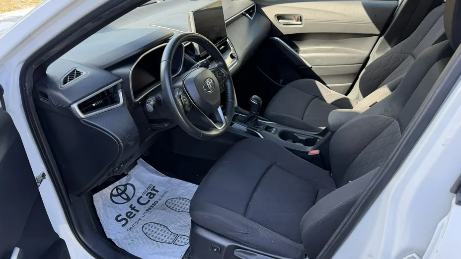 TOYOTA Corolla Cross -