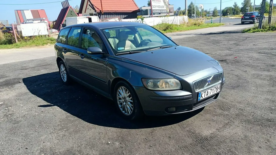 VOLVO V50 -