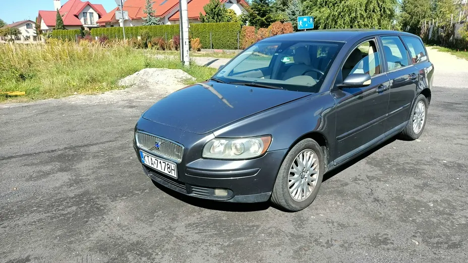VOLVO V50 -