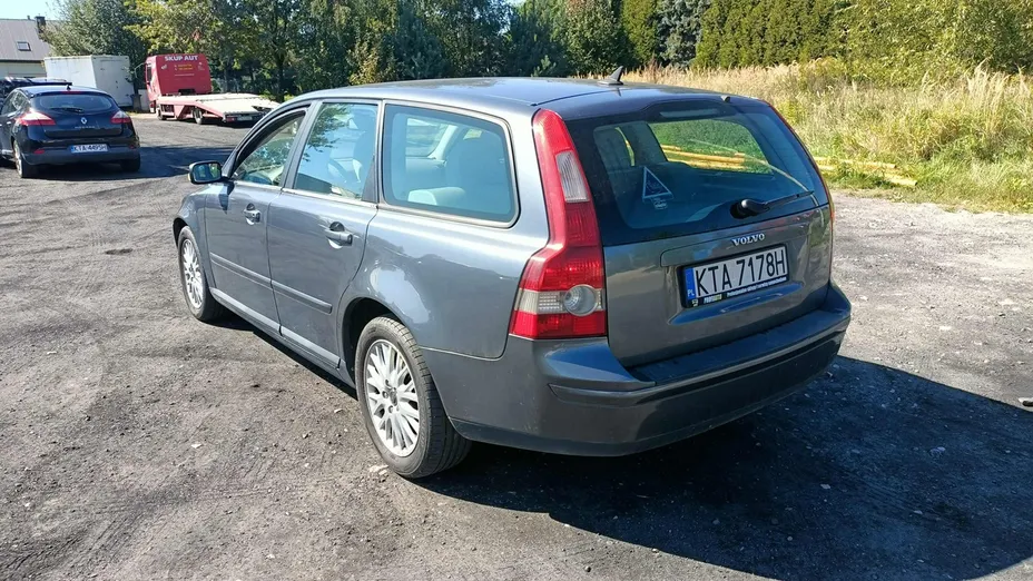 VOLVO V50 -