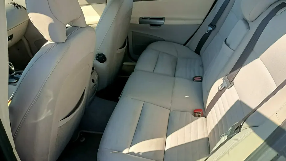 VOLVO V50 -