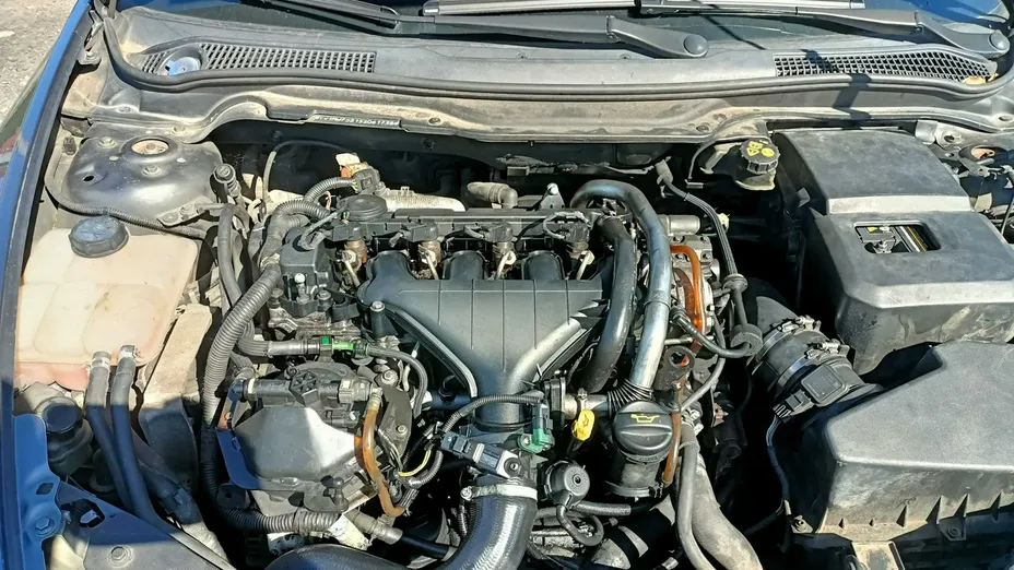 VOLVO V50 -