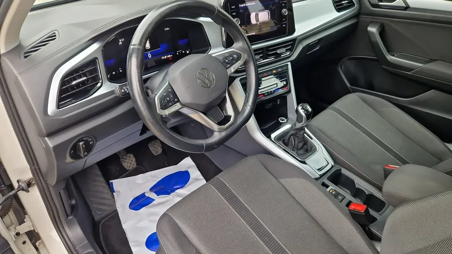 VOLKSWAGEN T-ROC -