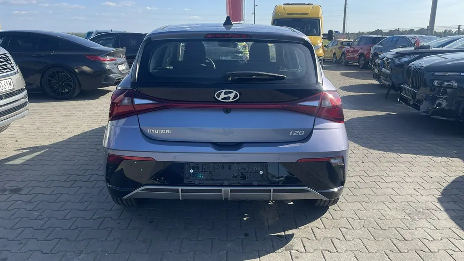 HYUNDAI i20 -
