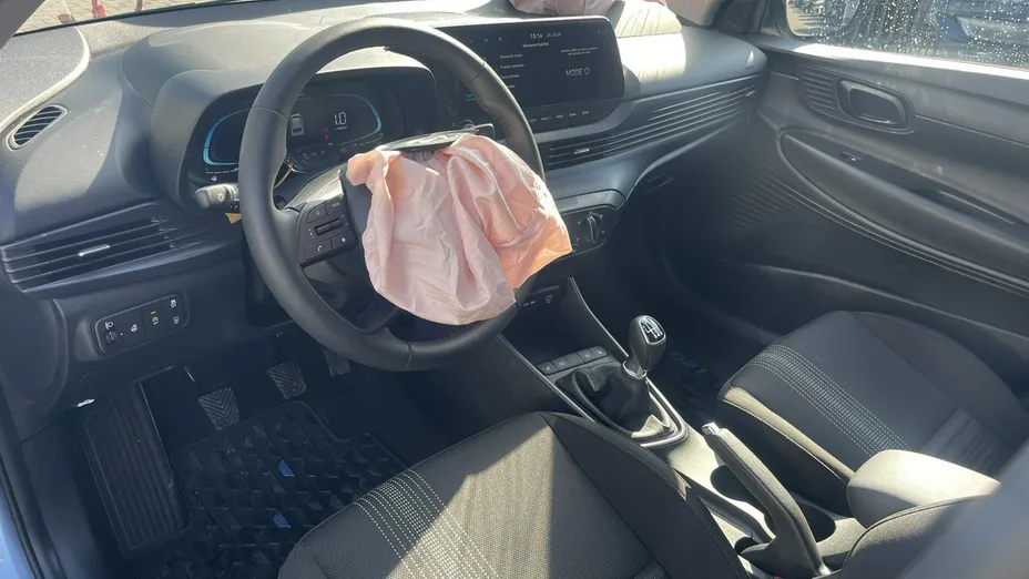 HYUNDAI i20 -