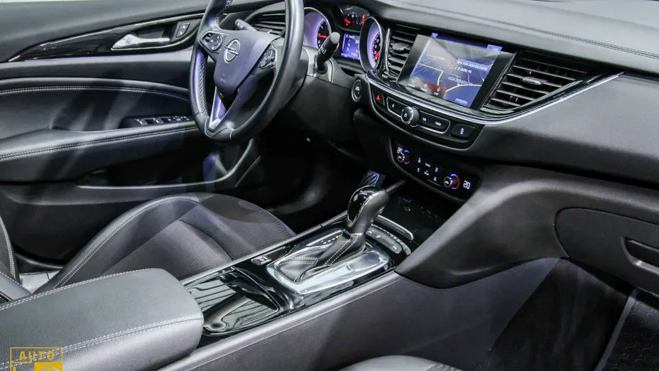 OPEL Insignia -