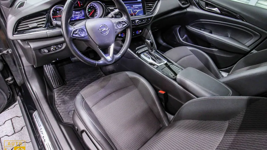 OPEL Insignia -