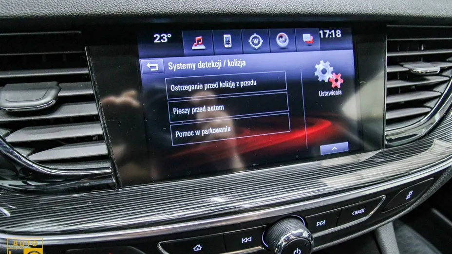 OPEL Insignia -