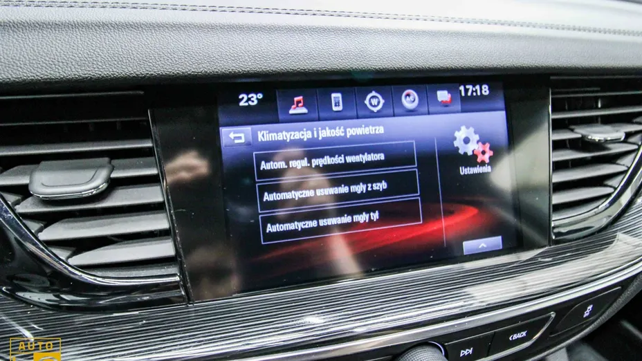 OPEL Insignia -