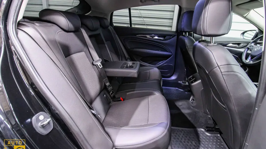 OPEL Insignia -