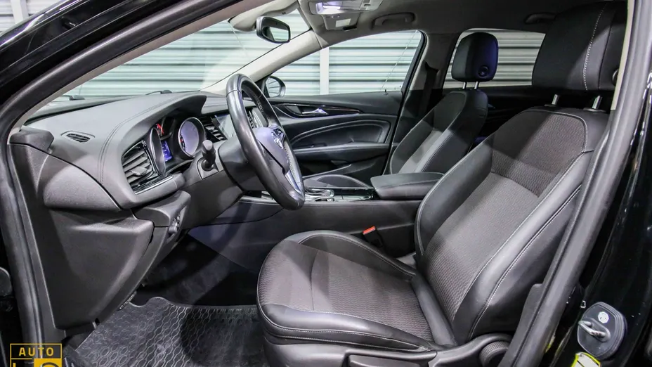 OPEL Insignia -