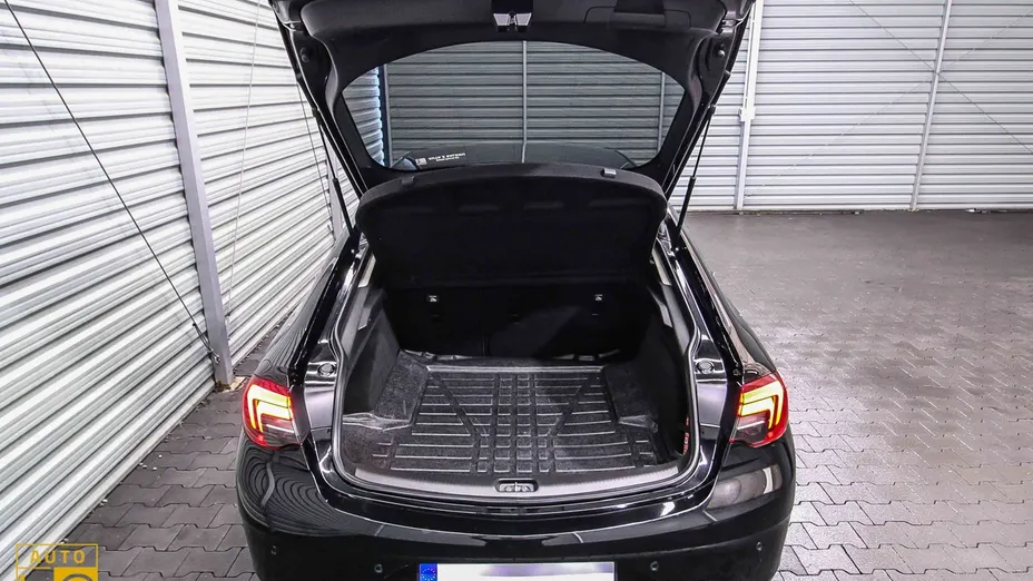 OPEL Insignia -