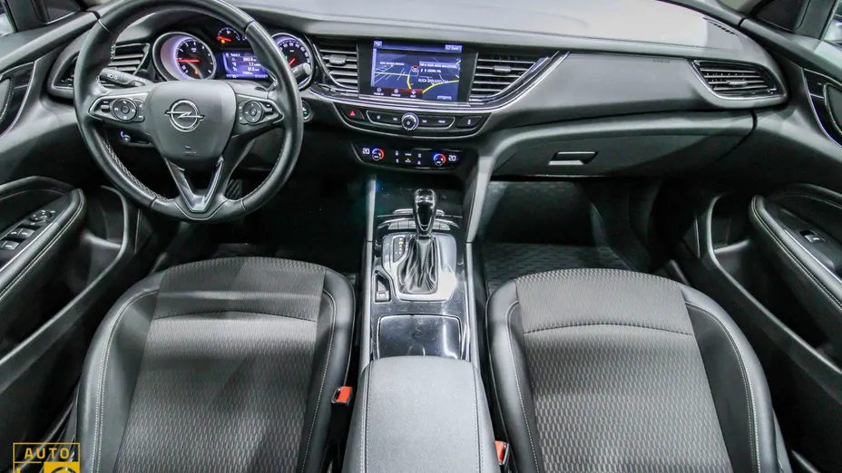 OPEL Insignia -