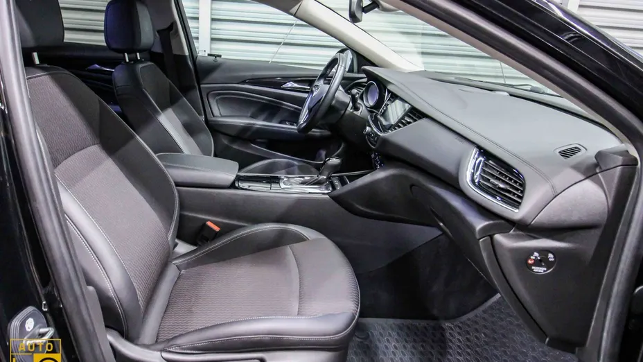 OPEL Insignia -