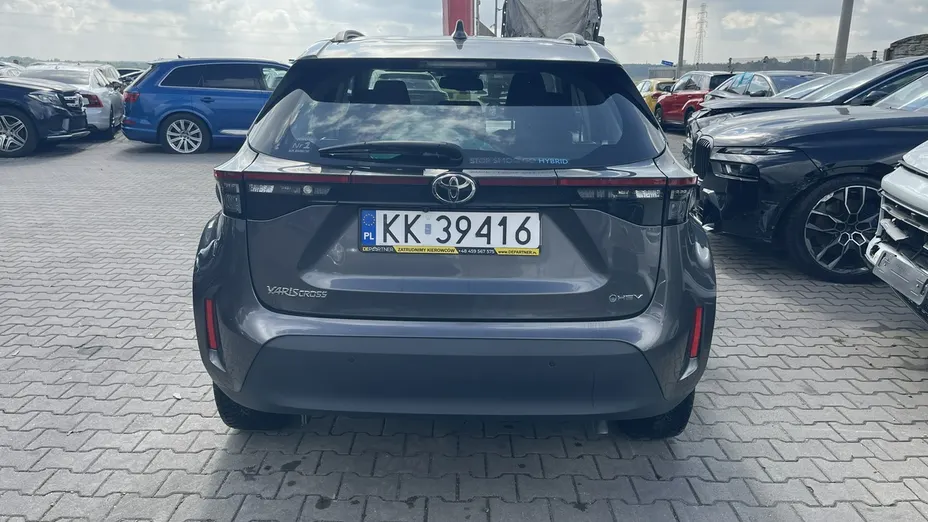 TOYOTA Yaris Cross -