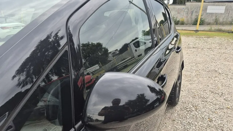 OPEL Corsa -