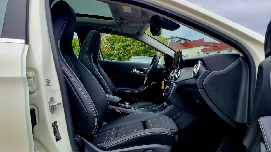 MERCEDES-BENZ GLA -
