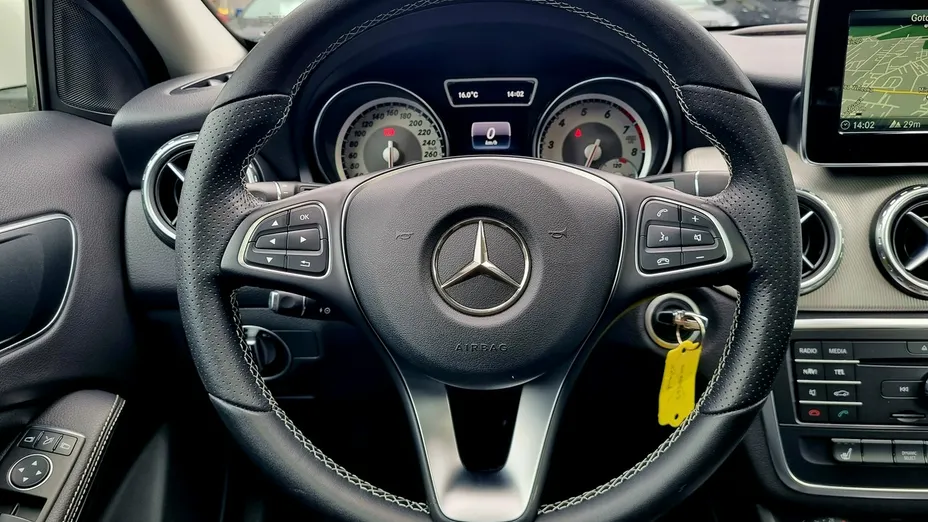 MERCEDES-BENZ GLA -