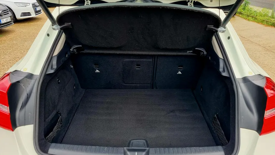 MERCEDES-BENZ GLA -