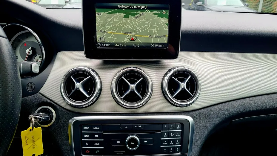 MERCEDES-BENZ GLA -