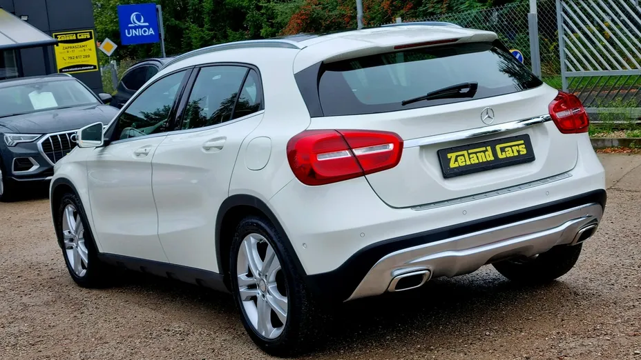 MERCEDES-BENZ GLA -