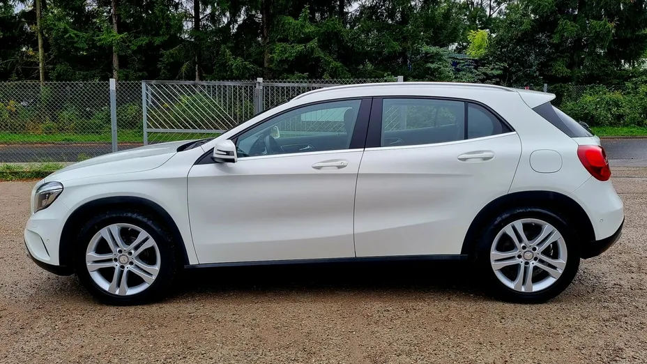 MERCEDES-BENZ GLA -