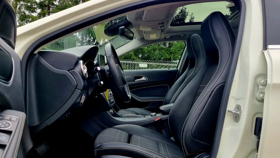 MERCEDES-BENZ GLA -