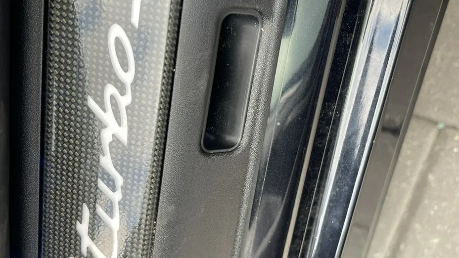 PORSCHE 911 -