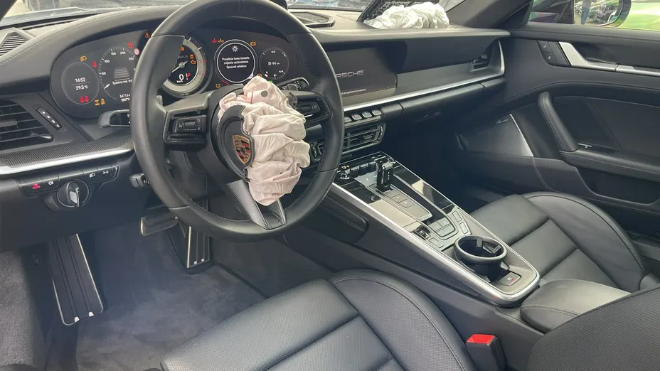 PORSCHE 911 -