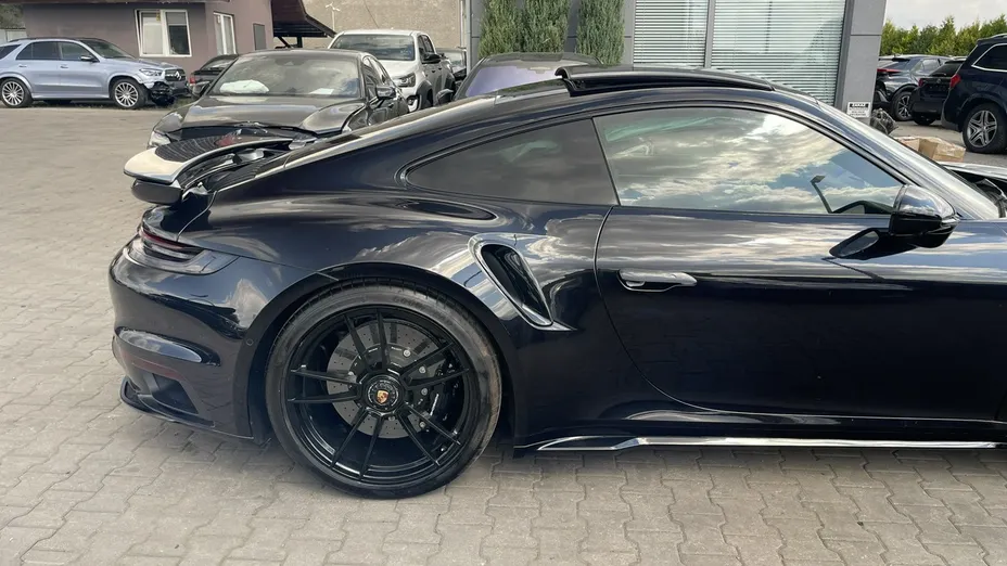 PORSCHE 911 -