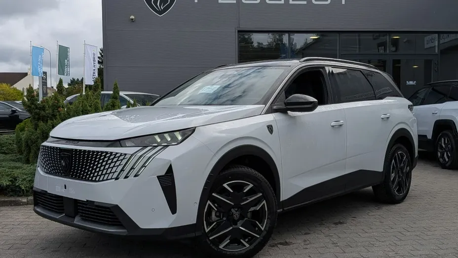PEUGEOT 5008 -