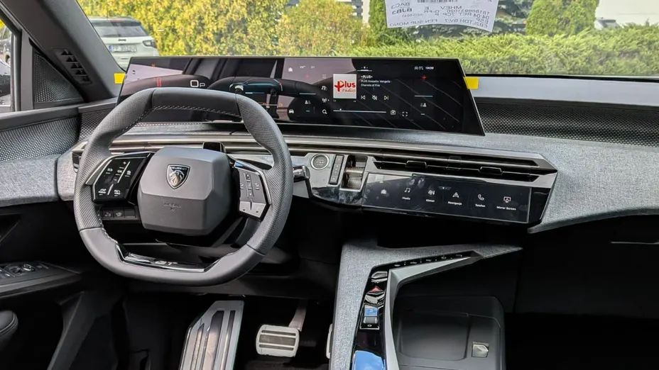 PEUGEOT 5008 -