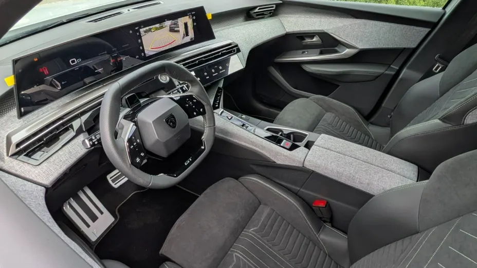 PEUGEOT 5008 -