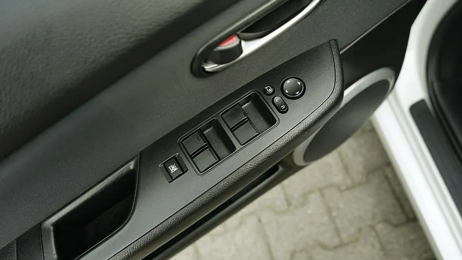 MAZDA 6 -