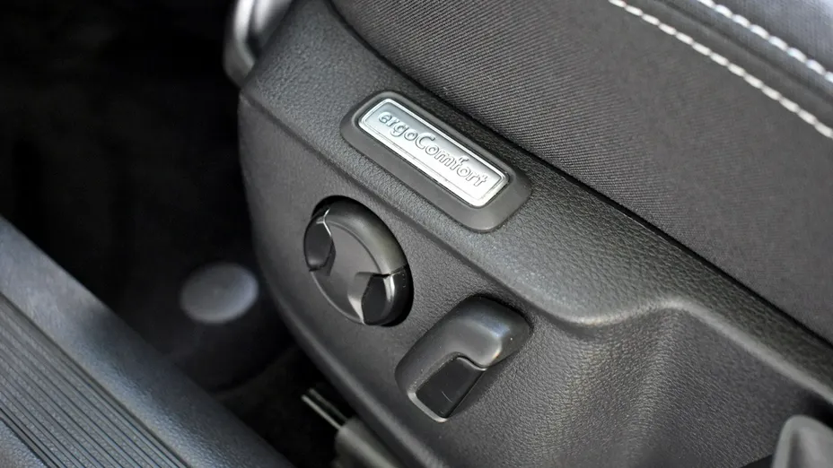 VOLKSWAGEN Passat -