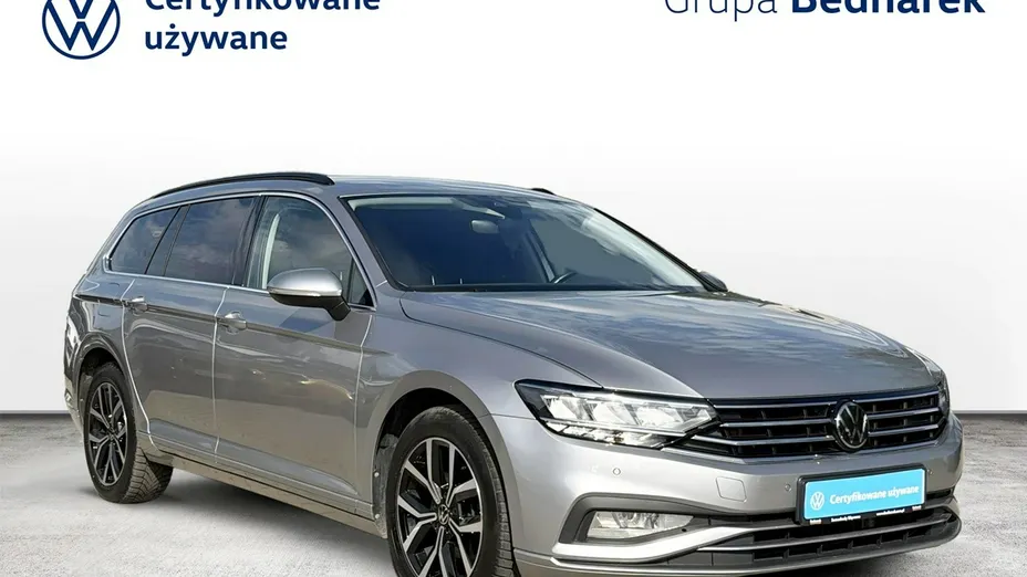 VOLKSWAGEN Passat -