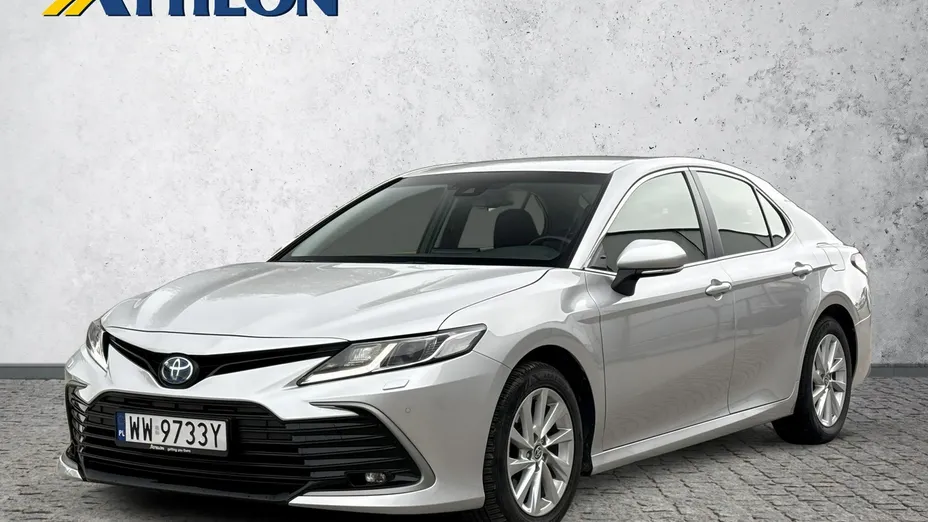TOYOTA Camry -