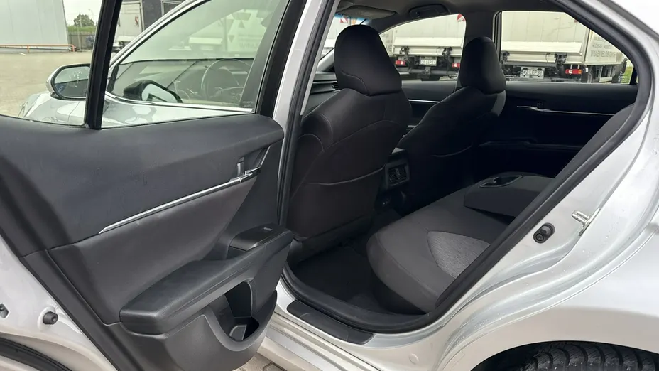 TOYOTA Camry -