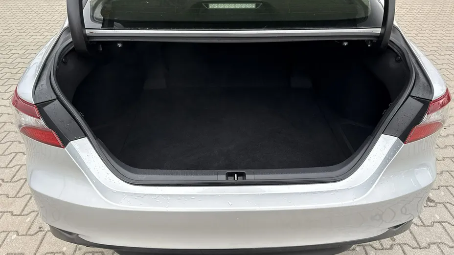 TOYOTA Camry -