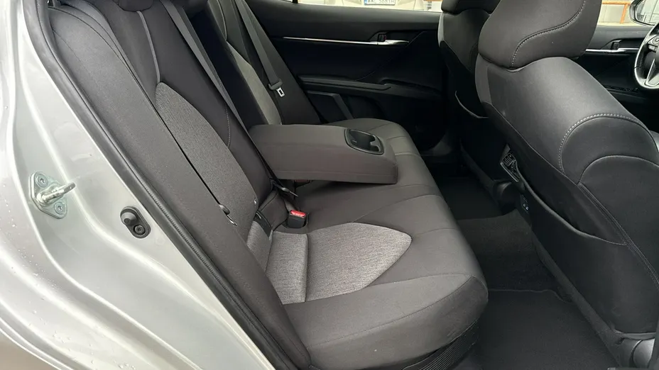 TOYOTA Camry -