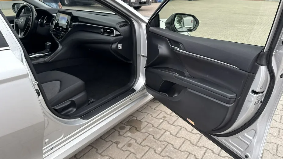 TOYOTA Camry -