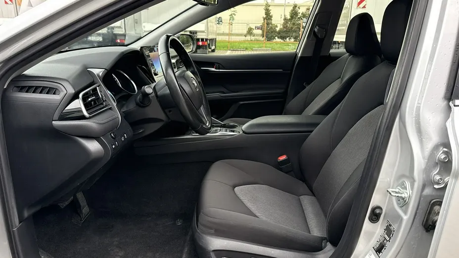 TOYOTA Camry -