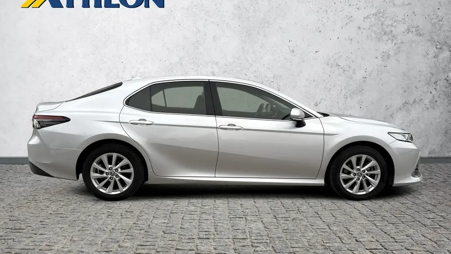 TOYOTA Camry -