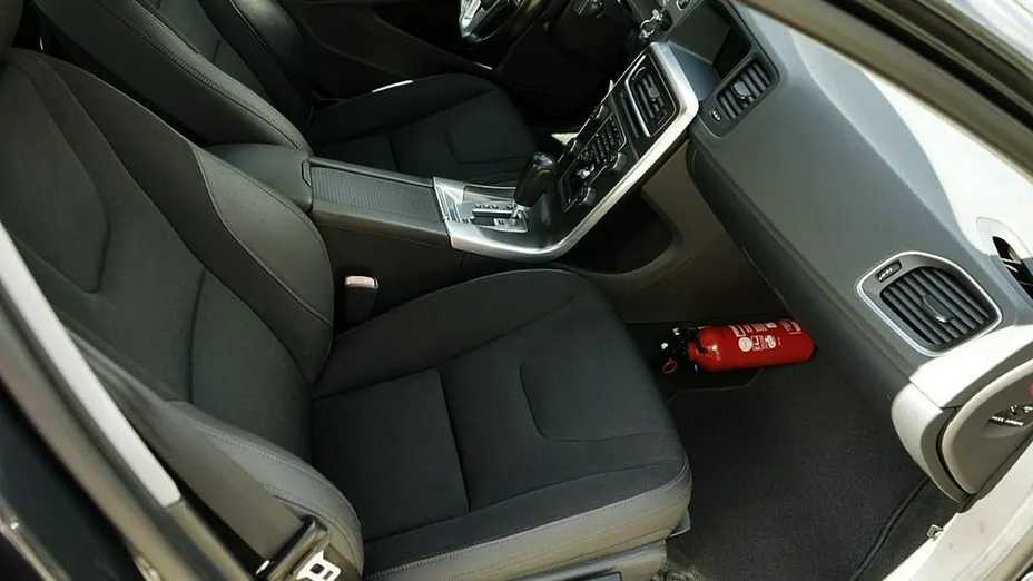 VOLVO S60 -