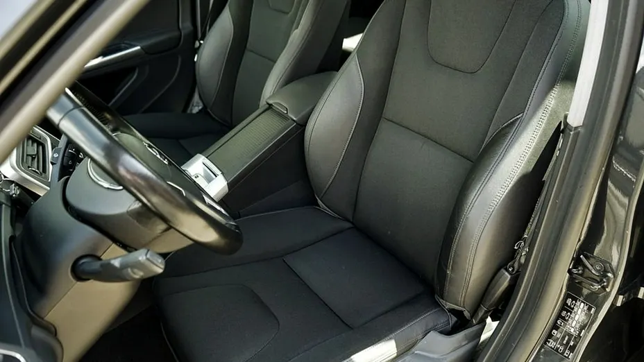 VOLVO S60 -