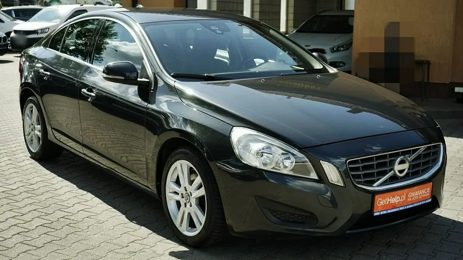VOLVO S60 -
