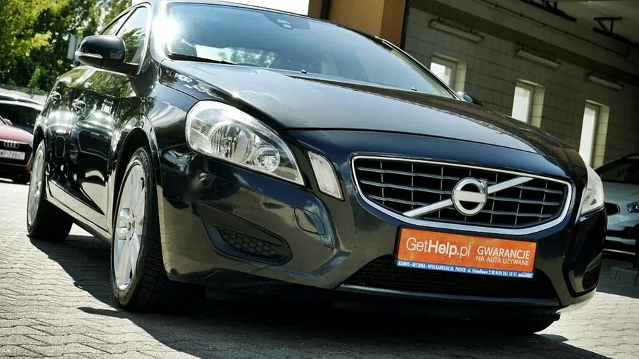 VOLVO S60 -