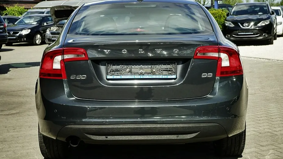 VOLVO S60 -