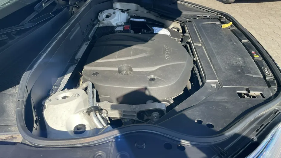 VOLVO XC90 -