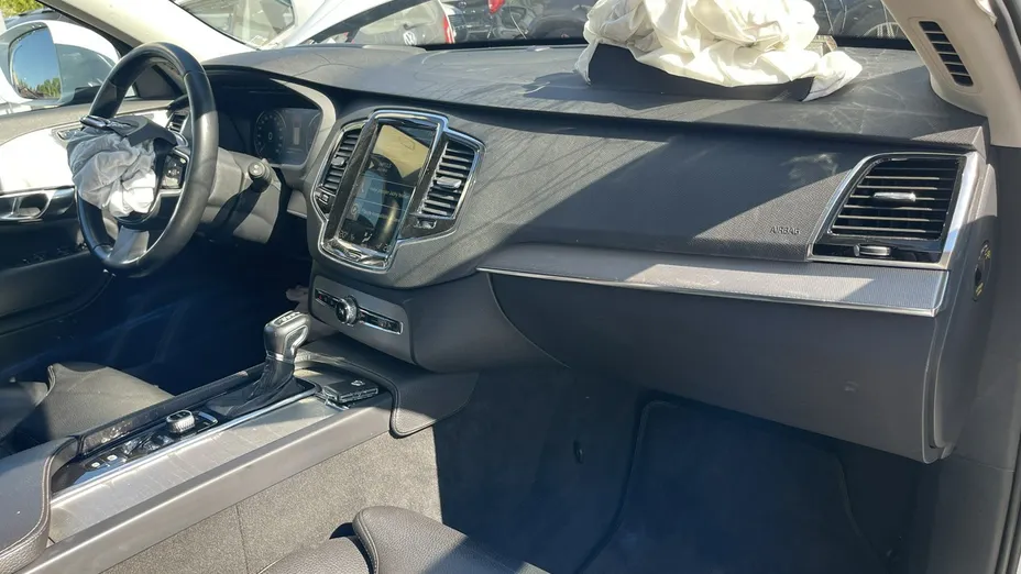 VOLVO XC90 -